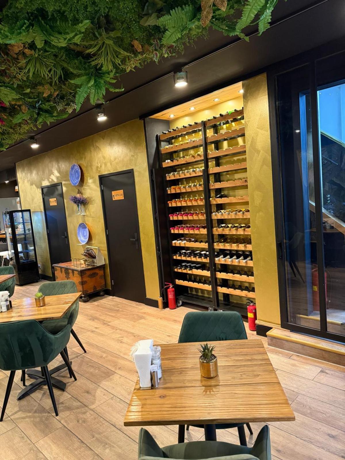 Bella Restaurant Hotel 3*